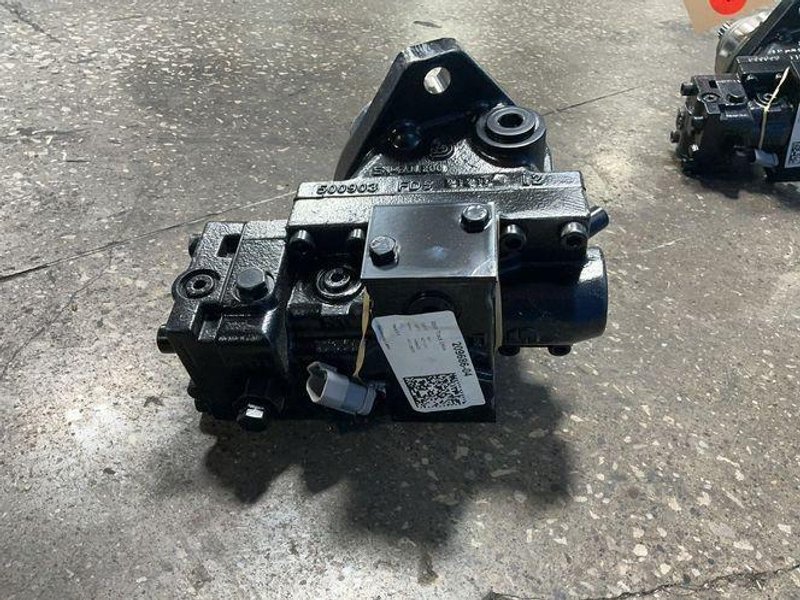 DANFOSS MOTOR TRACK DRIVE  -  51C060-1-RD1B