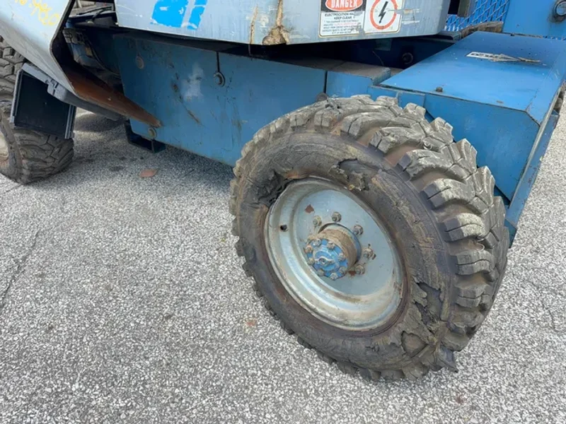 GENIE 500 LBS BOOM LIFT  -  BOOM Z-30/20HD