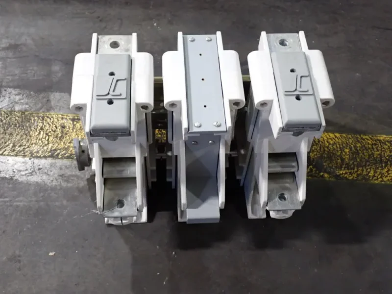 JOSLYN CLARK CIRCUIT BREAKER