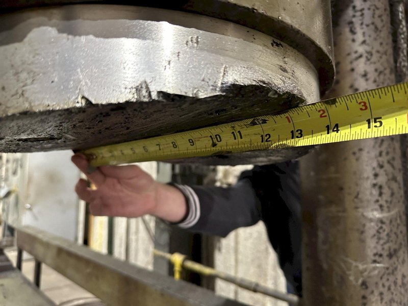 400 TON X 18' VERSON TRAVELING HEAD HYDRAULIC STRAIGHTENING PRESS: STOCK #23095