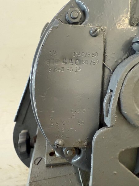 BROWN &amp; SHARPE NO. 13 CYCLINDRICAL GRINDER. STOCK # 1223924.