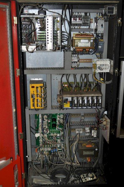 110 TON AMADA HYDRAULIC PRESS BRAKE