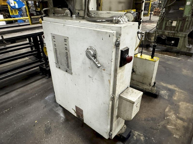 40 TON L&amp;J STRAIGHT SIDE PRESS. STOCK # 0882725