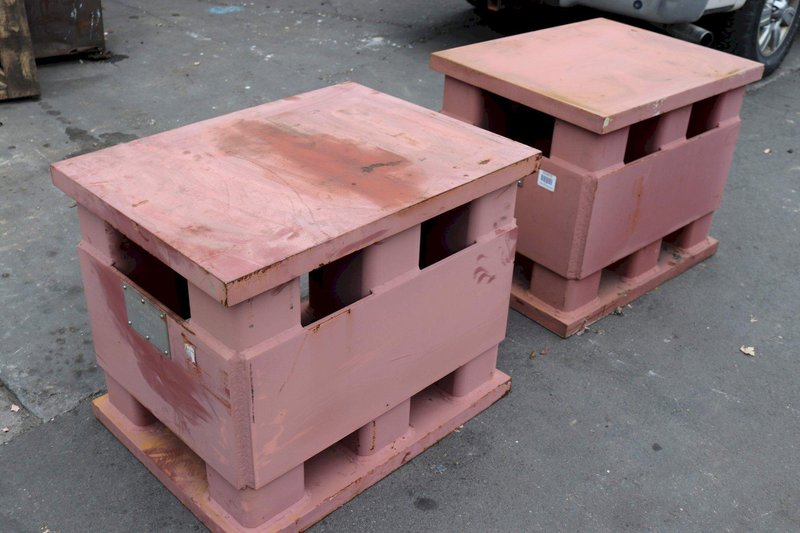 SET OF TWO CUSTOM 32&#039; X 24&#039; STEEL RISER BLOCKS:  STOCK #72536