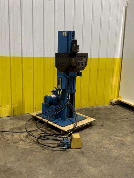 2 HP RICHARDS VERTICAL / HORIZONTAL RAM-TYPE HYDRAULIC BENDER: STOCK #16193