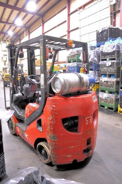 5000 LB TUSK MODEL 500 CG-16 LP GAS FORK LIFT: STOCK #77626