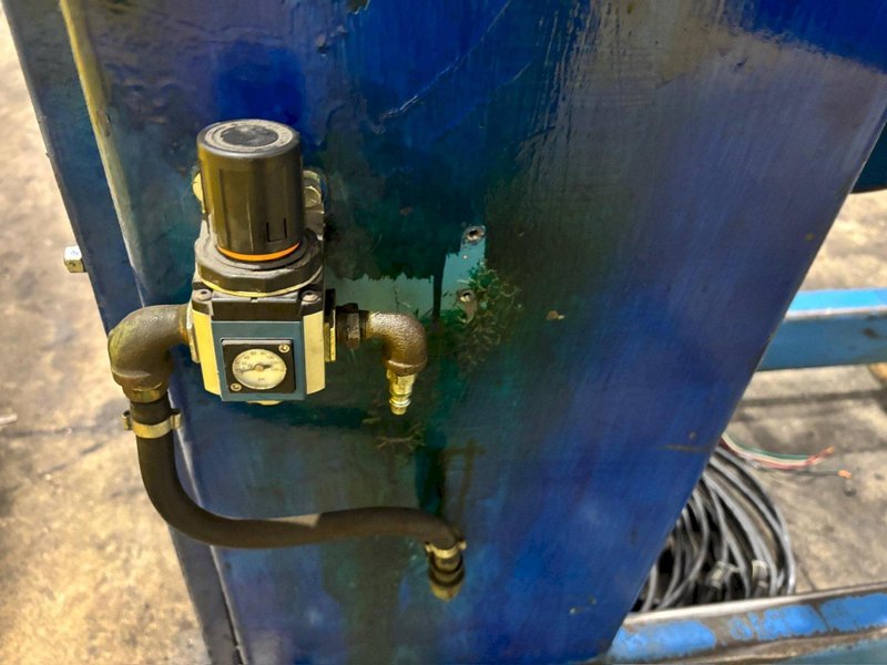 2,500 LBS LITTELL MODEL #60 MOTORIZED UNCOILER COIL REEL: YOBRO #24497