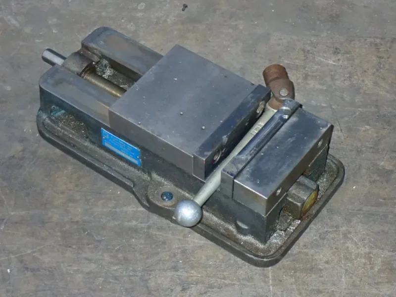 KURT 6" VISE