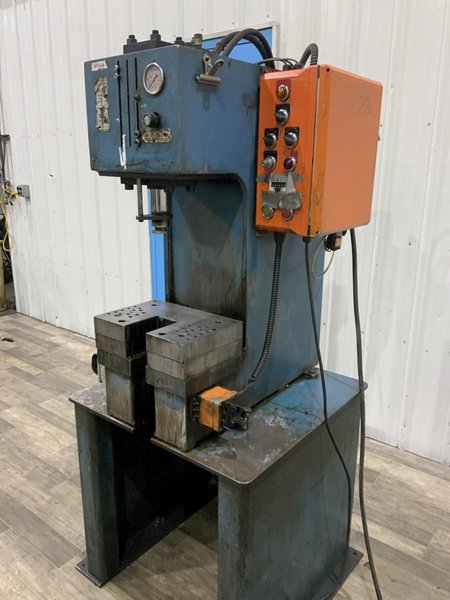 12 TON NEFF D12-5M HYDRAULIC C-FRAME PRESS: STOCK #81035