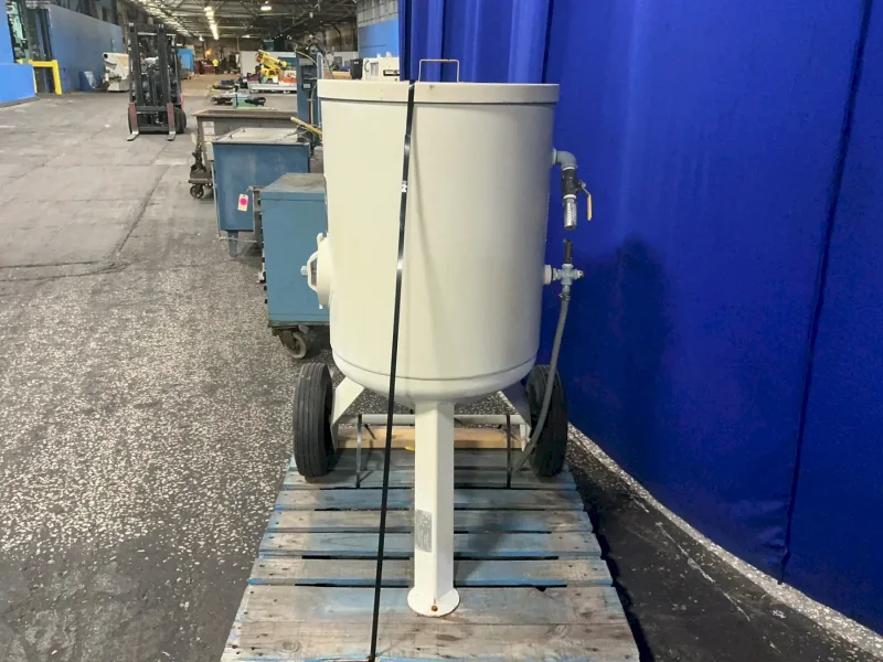 CLEMCO 600 LBS SHOT BLAST  -  2452