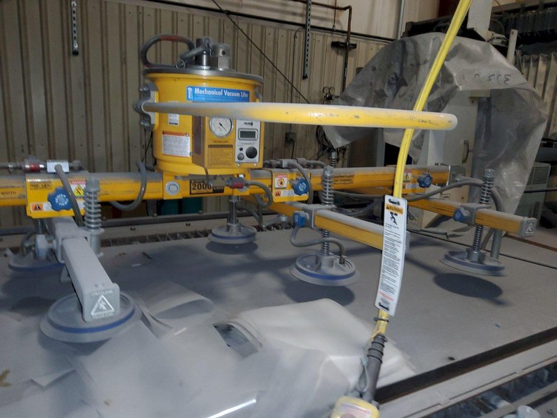 2,000 LBS ANVER SELF CONTAINED VACUUM SHEET LIFTER: YOBRO #25322