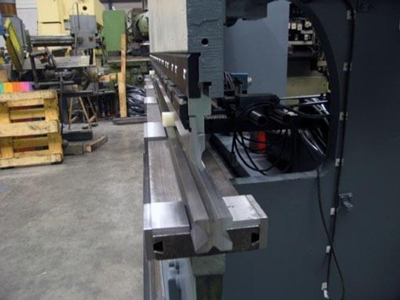 Adaptive tooling - Haco-lvd-amada
