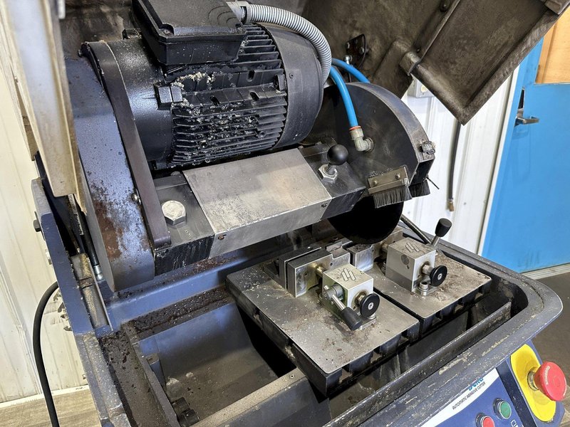 BUEHLER DELTA MODEL DMC-00571 AUTOMATIC ABRASIVE CUTTER: STOCK #78142