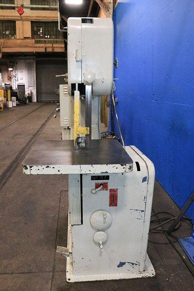 30″ DOALL 3012-U VERTICAL BAND SAW USED
