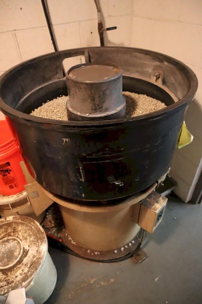 Rampe Finishing Bowl Vibratory Deburrer Finisher with Buckets of Extra Media- Auction Item
