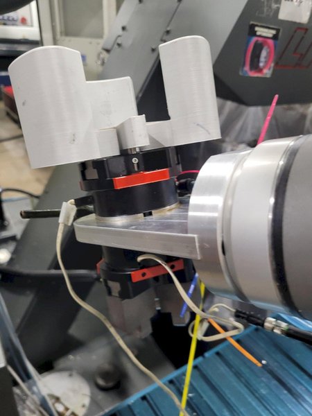 2018 UNIVERSAL ROBOTS UR10 Cobot - Dual Chuck Grippers, Flexible Loading System