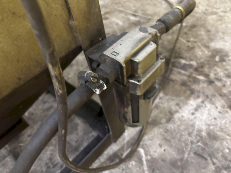 20”W x 18”D x 18”H TRINCO MODEL #20/CDB BENCH BLAST CABINET : YOBRO #23853