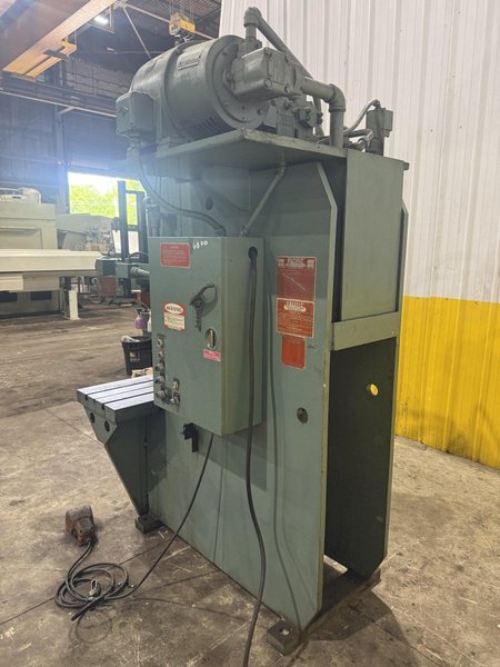 75 TON PACIFIC MODEL #75PF PRESSFORMER HYDRAULIC PRESS 10" STROKE: YOBRO #25330