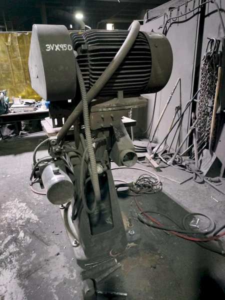 Tabor cut off saw with 25hp motor and power hydrailic assist