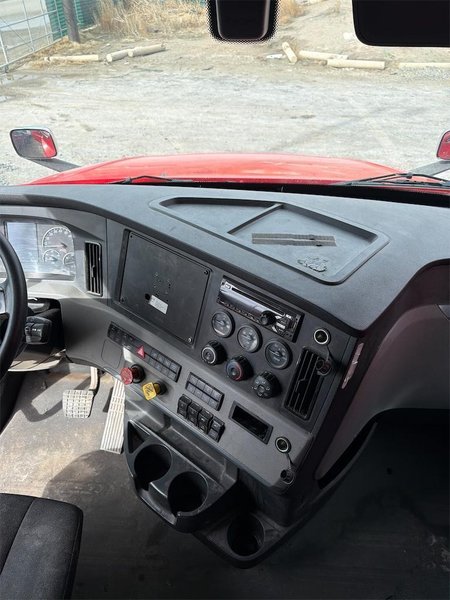 2020 Freightliner Cascadia 1FUJHHDV4LLLC1676