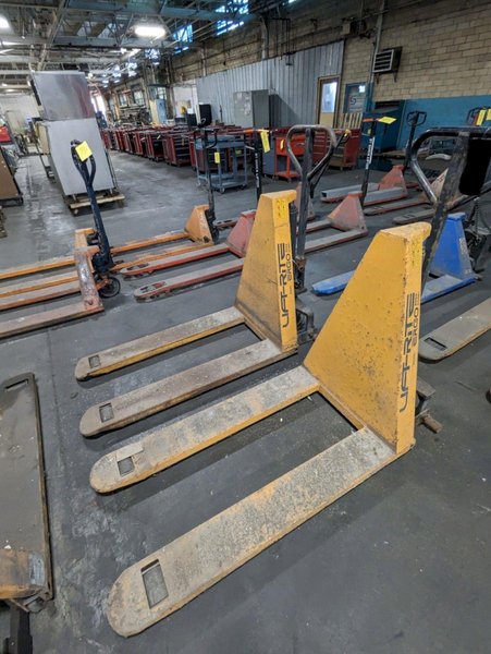 3000 LB CAPACITY LIFT RITE ELECTRIC PALLET JACK. STOCK # 0640423.