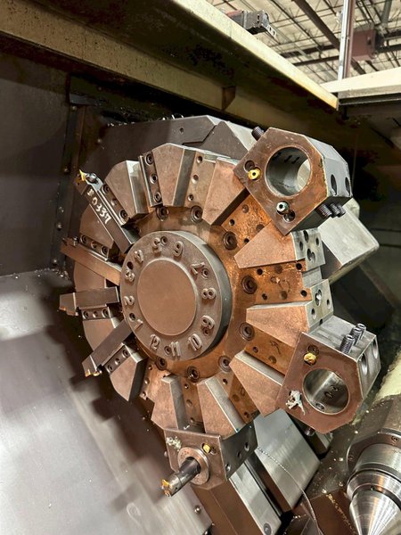 Doosan Puma 300LC CNC Lathe, 2006 – Low Hours, 15″ Chuck, Chip Conveyor, Programmable Tailstock, Presetter