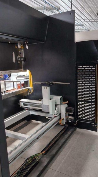 160 Ton x 10′ Omega PRCB 30160 Hydraulic Press Brake, 2022 – 6 Axis Back Gauge, Willa Crowning, Auto Positioning Safety System