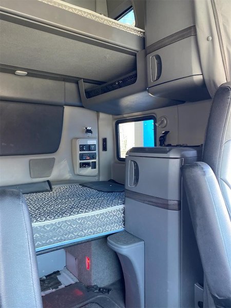 2023 International LT62F 3HSDZAPR2PN493299