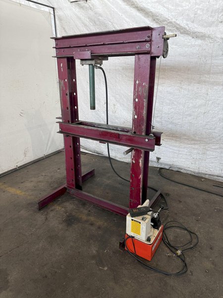 10 TON SPX H-FRAME HYDRAULIC SHOP PRESS. STOCK # 1165323