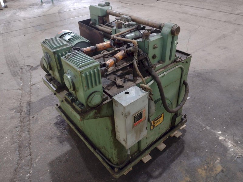 1981 KBC LIAN FENG MODEL #LF-40 2 DIE THREAD ROLLER IN-FEED &amp; THRU-FEED: STOCK #19189