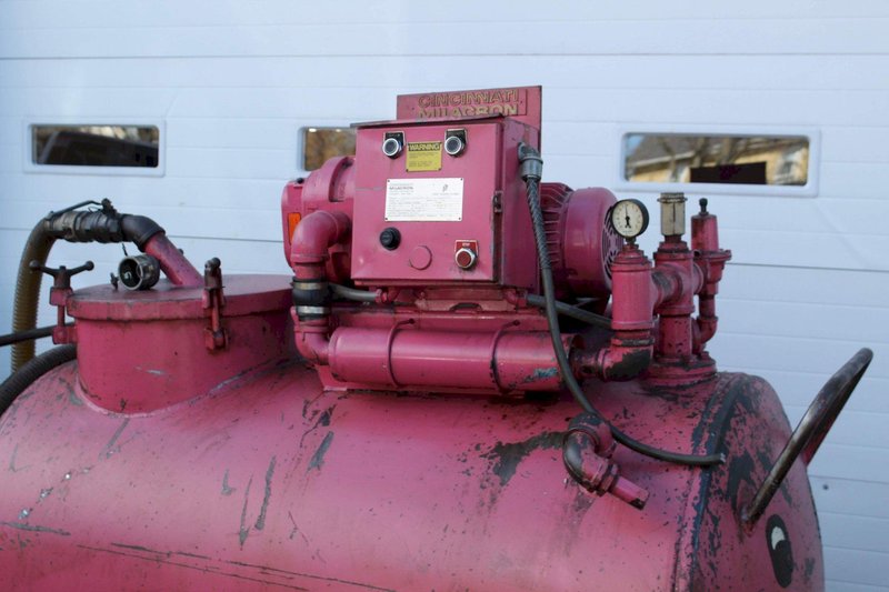 250 GALLON  CINCINNATI MILACRON SUMP SUCKER: STOCK #71714