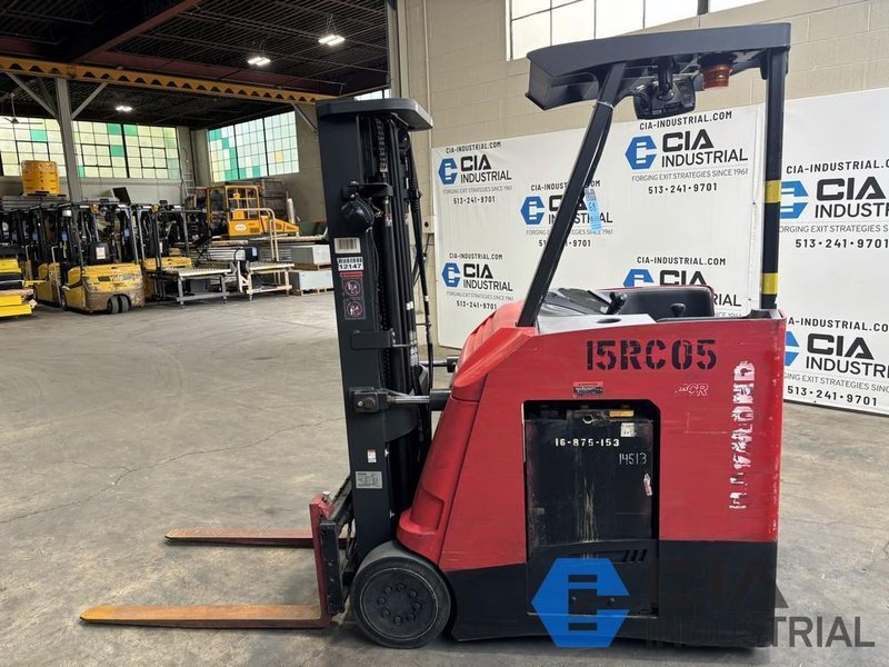 2015 - 3,500 LB. RAYMOND MODEL 425-C35TT STAND-UP ELECTRIC FORKLIFT