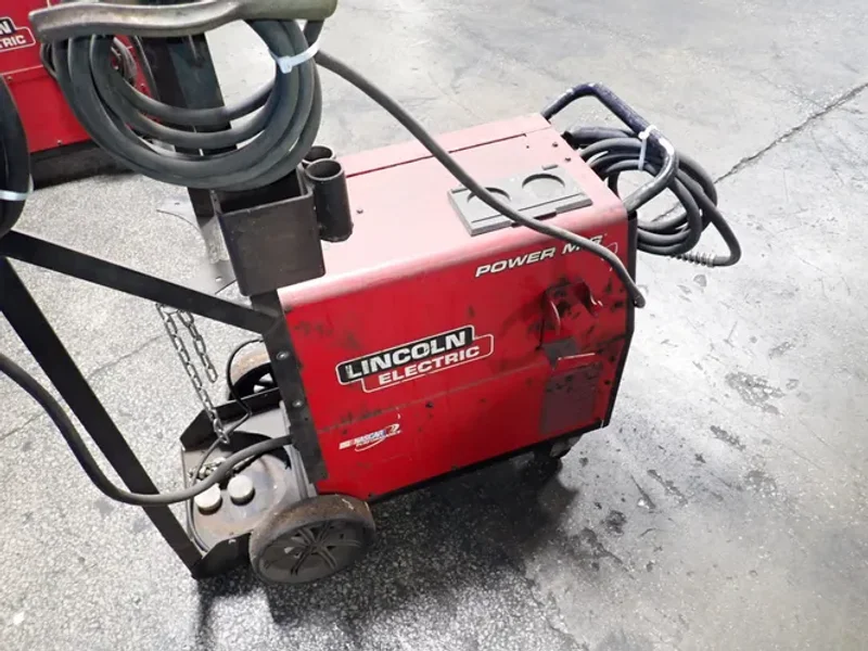 LINCOLN ELECTRIC 250 A WELDER   -  POWER MIG 256