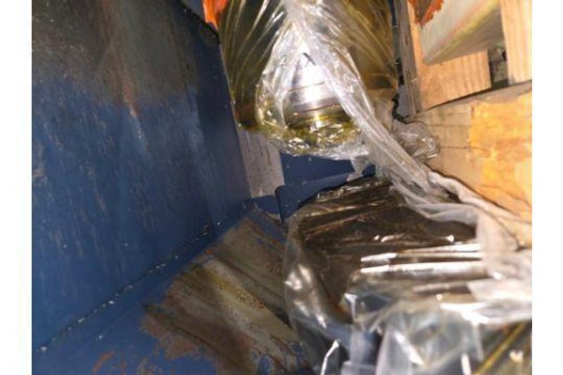 MATSUURA MX-850 5 AXIS CNC VERTICAL MACHINING CENTER, 2014 – Chip Conveyor