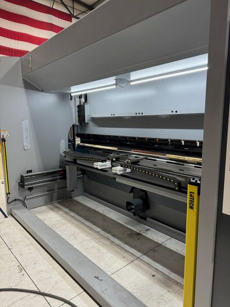 150 Ton x 10′ Accurl Genius Pro CNC Press Brake, 2025 – 4 axis back gauge