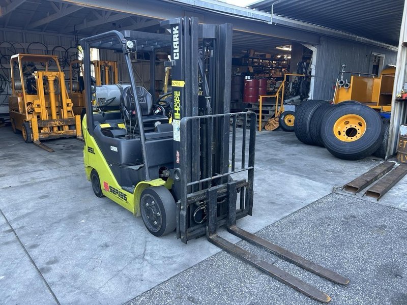 CLARK S25C Forklift, 2022 – 5,000 lb Capacity, LPG, Low Hours!