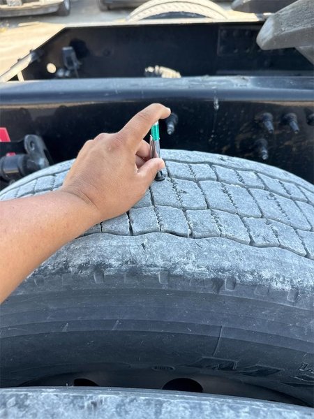 2024 Volvo VNL64T860 4V4NC9EH6RN656675