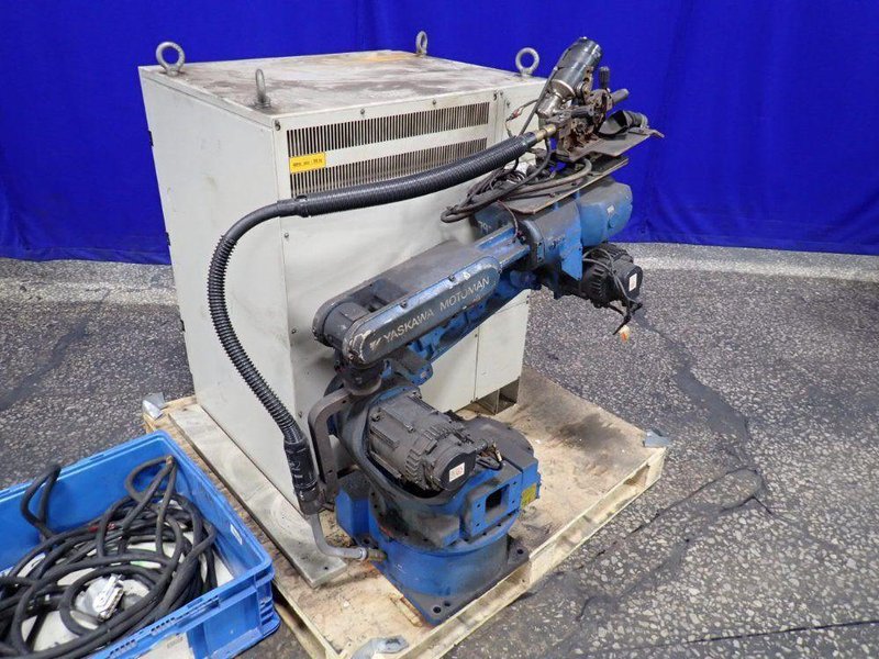 YASKAWA MOTOMAN ROBOT  -  MOTOMAN-MH6