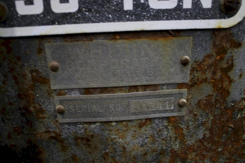 SET OF (2) 35 TON PORTABLE WHITING RAIL CAR JACK: STOCK #75655