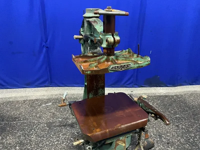 OSBORN 18” X 20” SQUEEZE MOLDING MACHINE   -  212-RJW