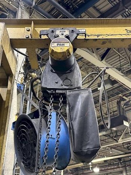 2000 LB (1 TON) GORBEL FREE STANDING JIB CRANE &amp; P&amp;H POWERED CHAIN HOIST