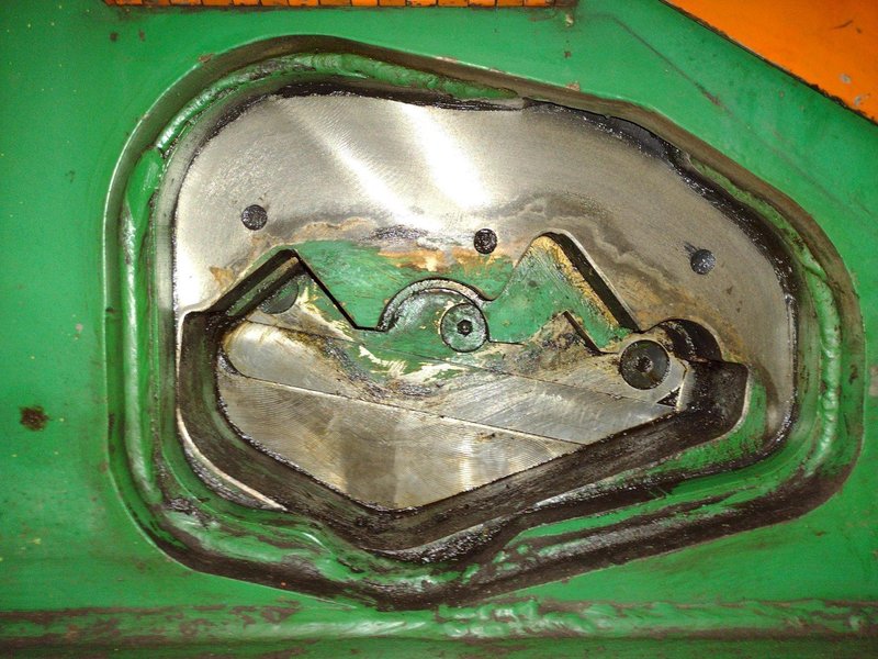 105 TON HILL ACME MODEL #6A HYDRAULIC IRONWORKER W/ CLAMPING: STOCK #22832