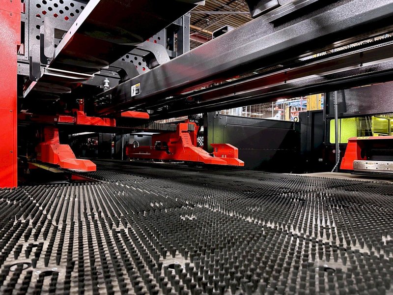 Amada EML2515-AJ 3kW / 33 TNF w/Automation - Accepting Offers