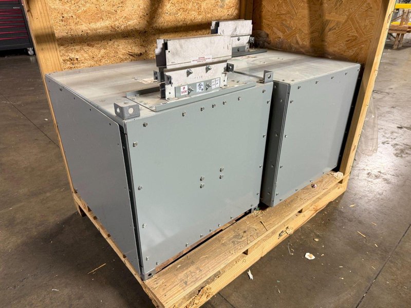 ABB 2500A Spectra Series Copper End Tap Box INDR, 600V, 3PH, 3WG NEW