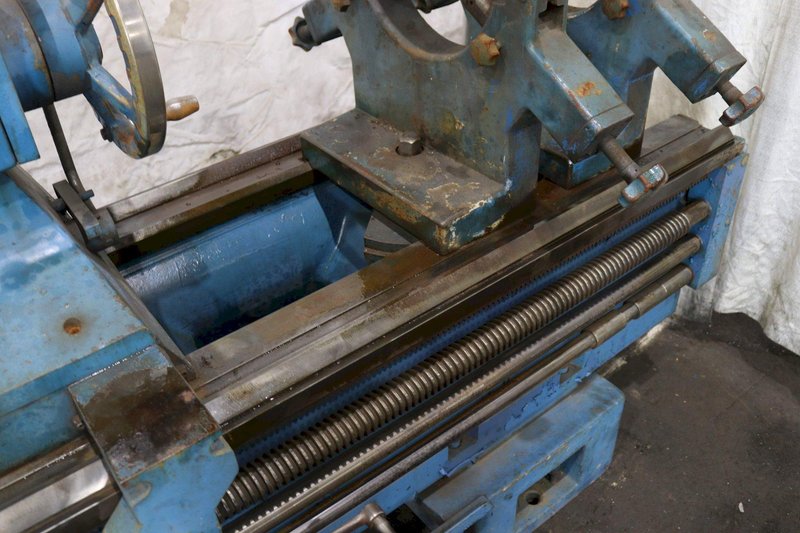 33" X 168" HAMBURG ENGINE LATHE: STOCK #72800