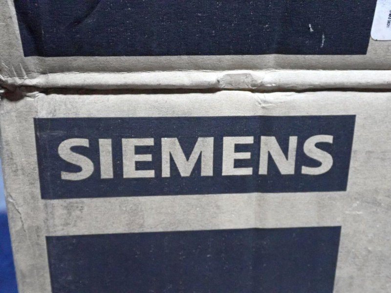 SIEMENS SERVO MOTOR   -  1FK7060-2AC71-1QG1