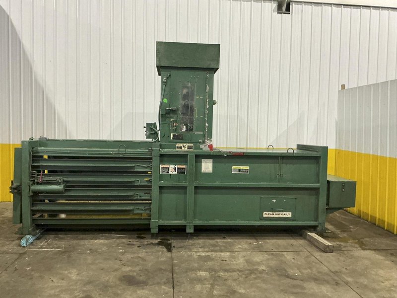 30" X 42" BALEMASTER CLOSED DOOR HORIZONTAL HYDRAULIC BALER: YOBRO #25089