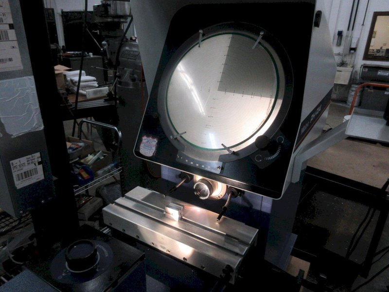Mitutoyo Model PH-A14 Optical Comparator with KA-12 Counter DRO- Auction Item