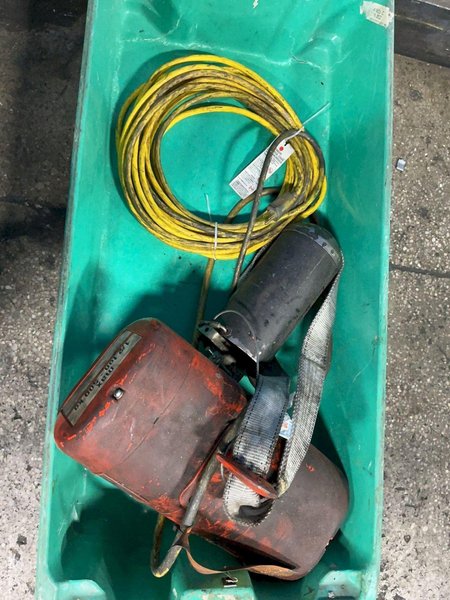 CM 1/2 TON HOIST   -  F