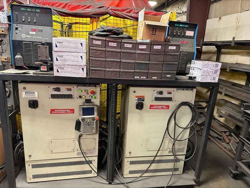 Yaskawa Motoman ERCR-UP6-RB00 Robot Arcworld 6200 Weld Cell, 1999